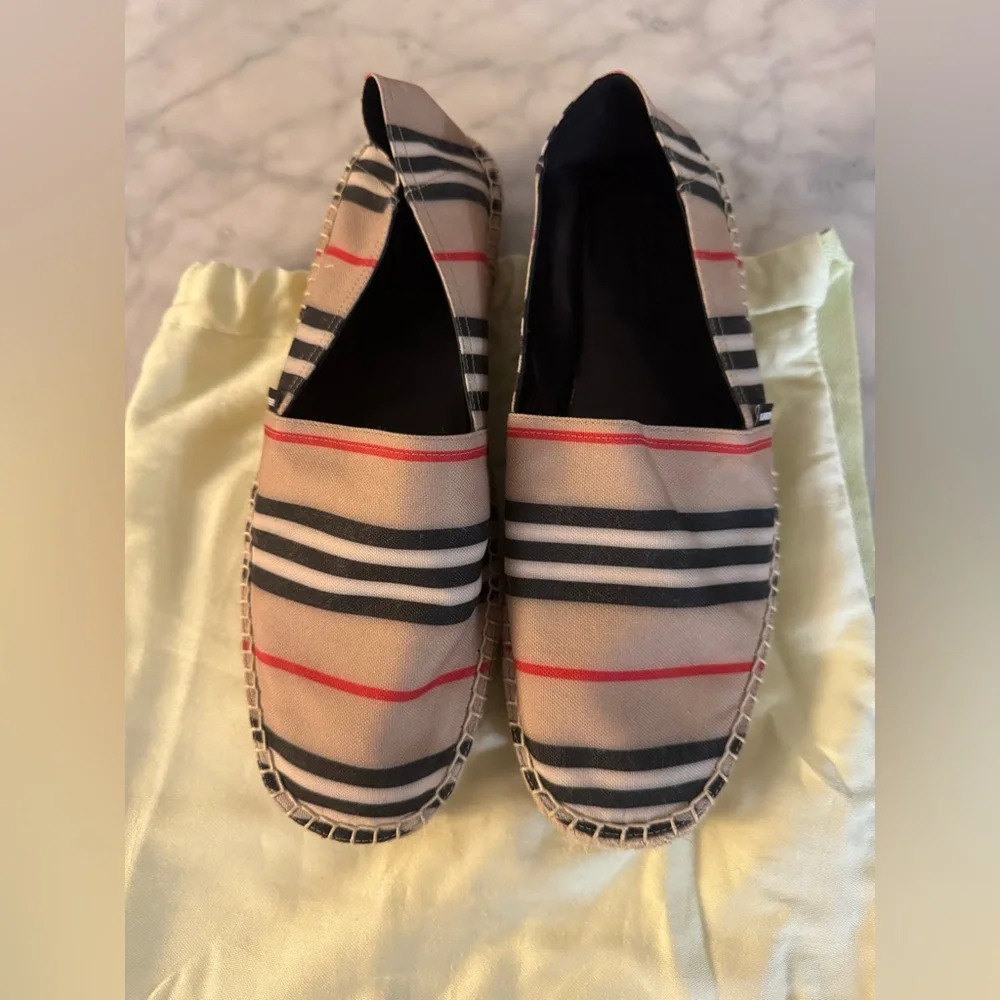 Authentic Burberry espadrilles 42 NWOB